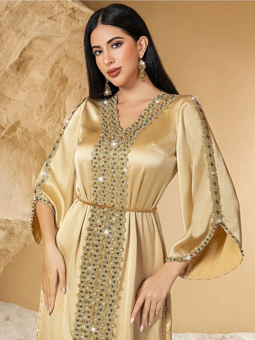 Robe Dentelle Diamant Soirée – présentation du modèle, vue 6