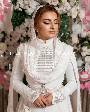 Robe Mariage Ossète à Cape Brodée – vue produit 2 – Maison Layina