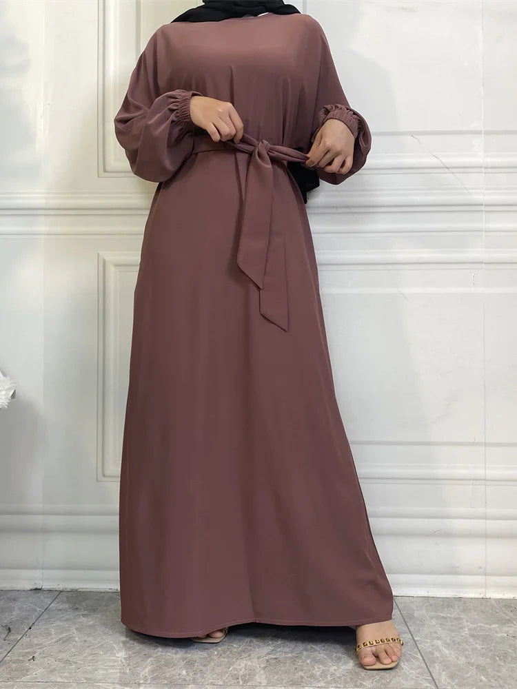 Robe Marocaine Style Simple – détail du tissu et des finitions