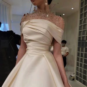 Robe Orientale Satinée Col Haut – vue principale – Maison Layina