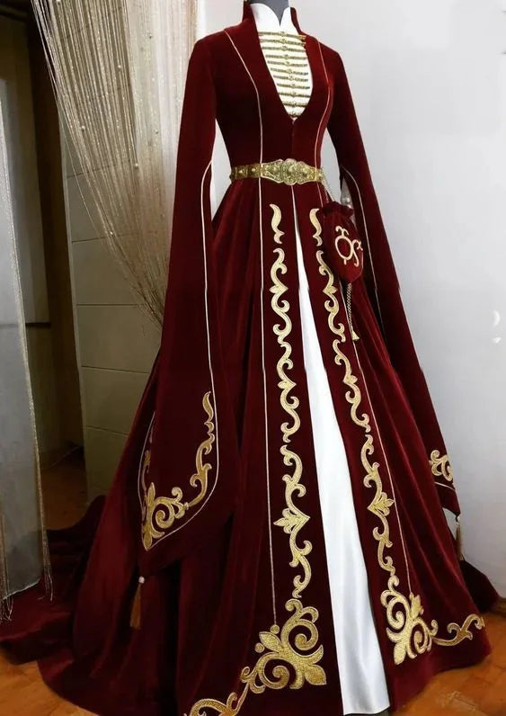 Robe Orientale Velours Deux Pièces à Cape – vue principale – Maison Layina